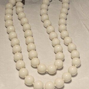 Vintage White Beaded Necklace